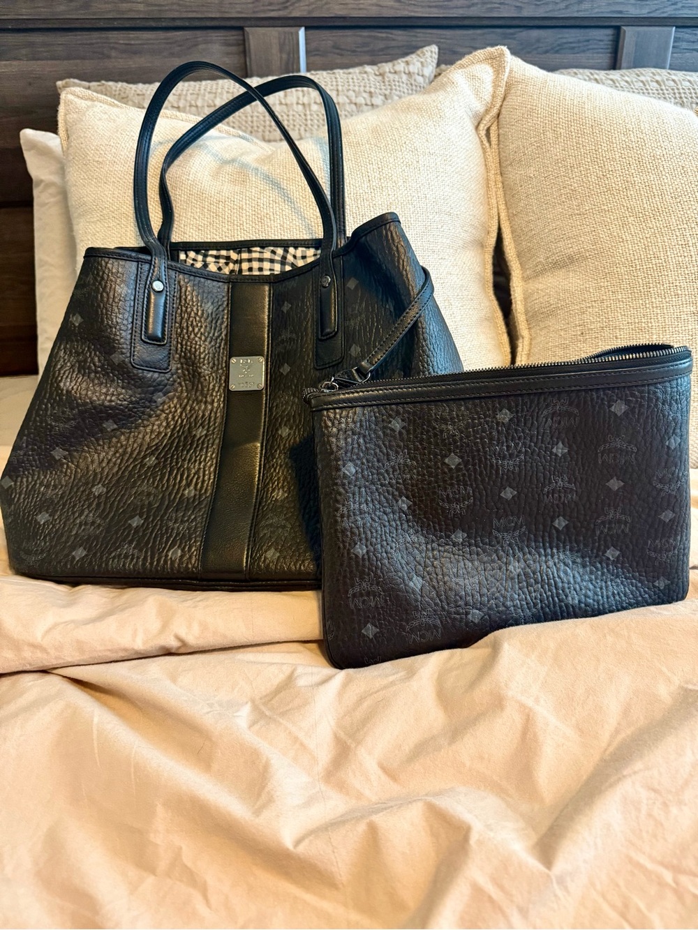 MCM Black Liz/reverse Textured Leather Tote with Matching Pouch